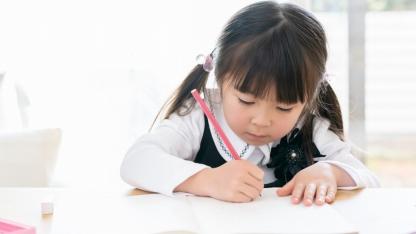 ひらがなの読み書き練習法。保育園でおすすめの方法とは?