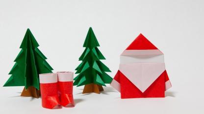 クリスマスの折り紙13選!サンタクロース・トナカイ・雪だるま・ツリー飾り