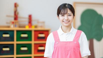 保育士と幼稚園教諭の違いを解説~資格・免許・働き方・待遇など