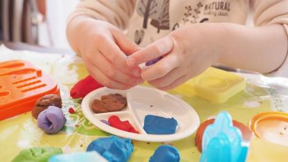 粘土遊びを発達障害の子どもに取り入れる意義とは?