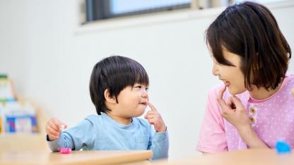 保育における「発達支援」のポイントを解説｜ことば・運動の発達・発達障害の特性まで