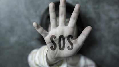 子どもの様子から児童虐待のサインをキャッチするには