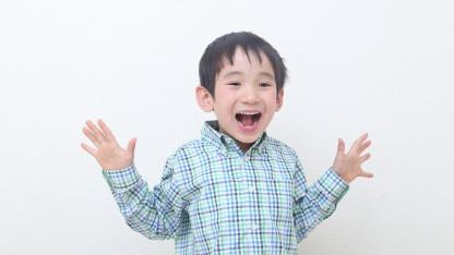 声のボリュームの調節が難しく、突然大声で話し出す子の対応｜発達支援のお悩み相談室