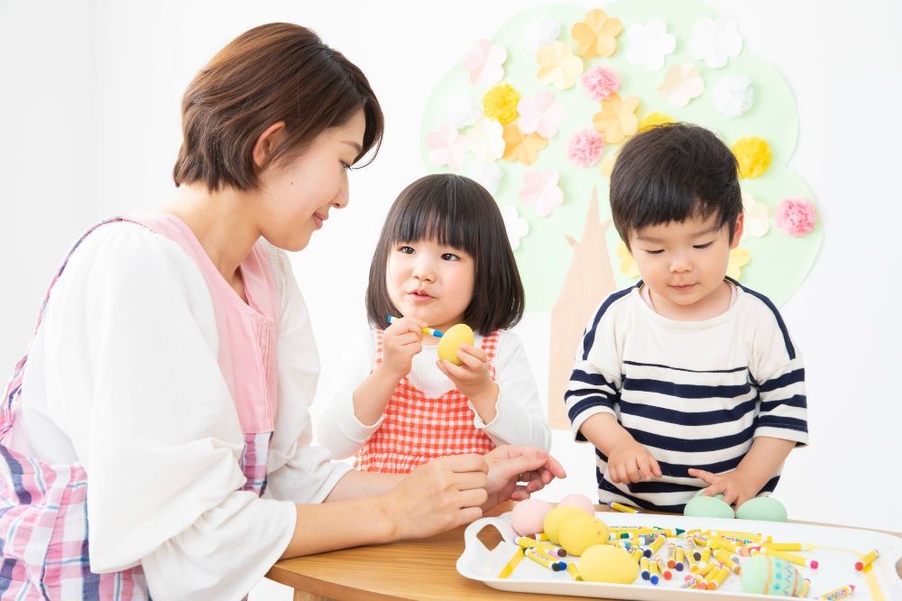 子どもと遊ぶ保育学生
