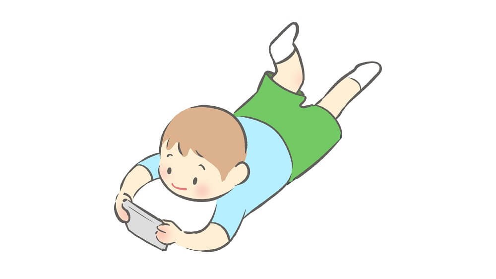ゲームをする男の子