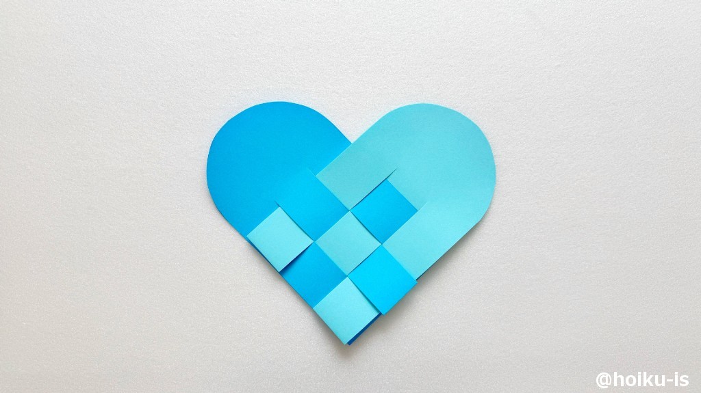 切り込み部分を交互に編む