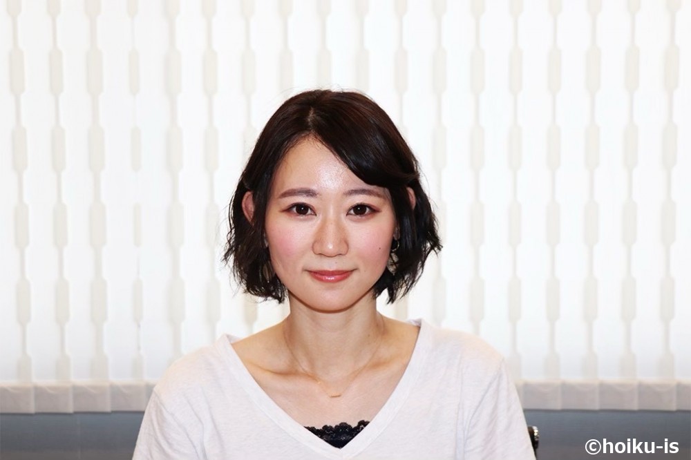 プロにメイク指導を受ける女性