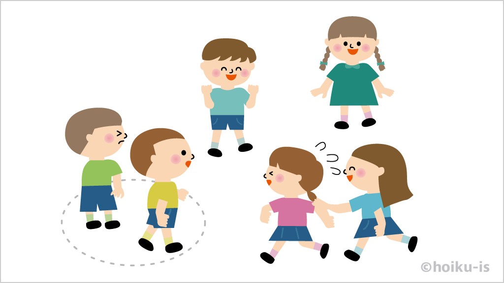 追いかけっこをする子ども