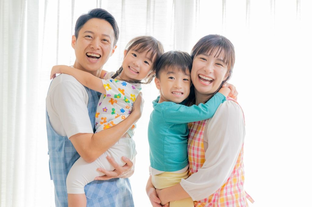 保育をする保育士