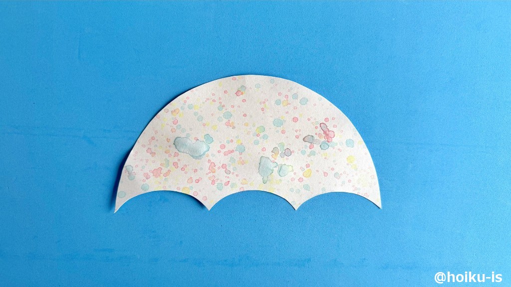 【梅雨の製作】傘の製作｜型紙付きでかんたんに！かわいい傘をつくろう｜保育士・幼稚園教諭のための情報メディア【ほいくis／ほいくいず】