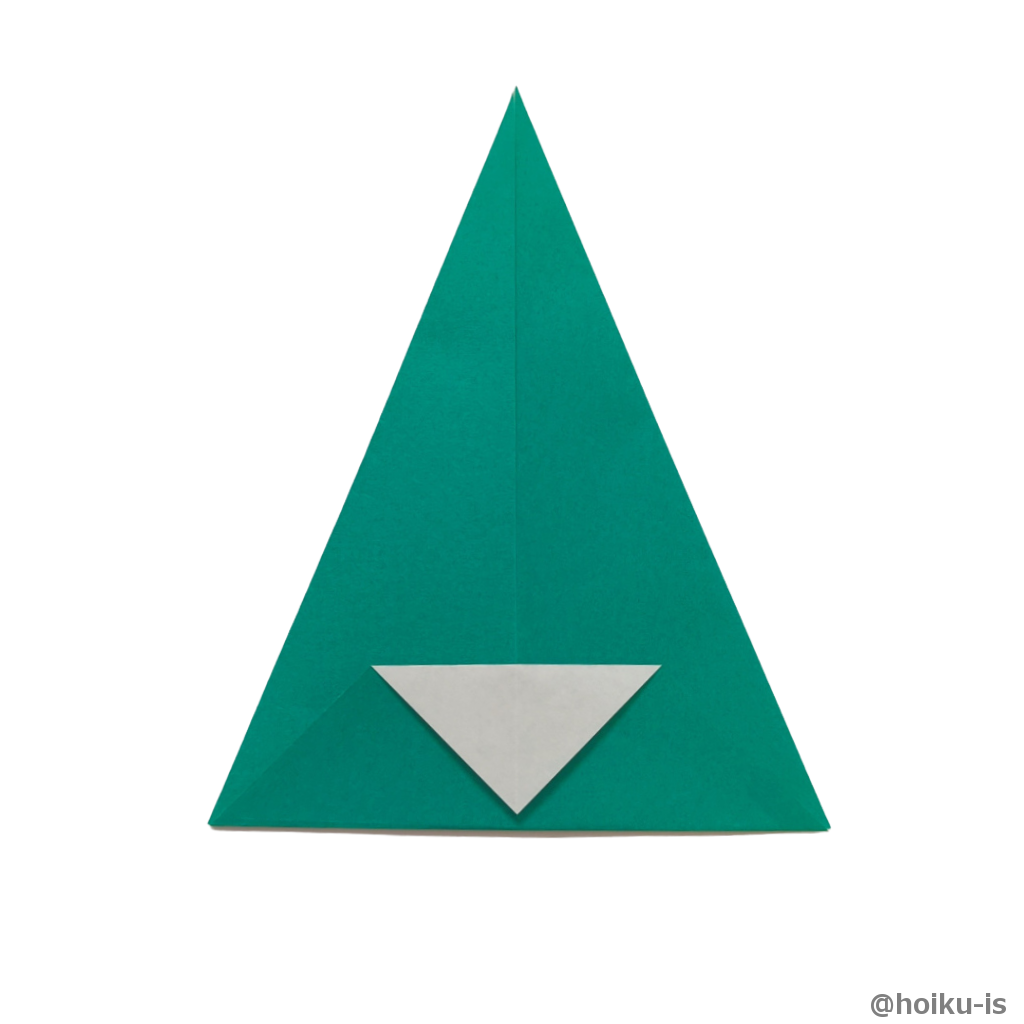 先ほど折った部分を半分折り返す