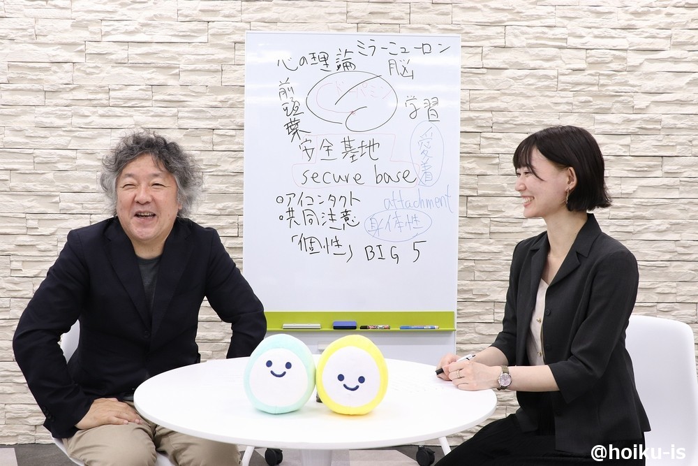 茂木先生、インタビュアーまゆかのインタビューの様子