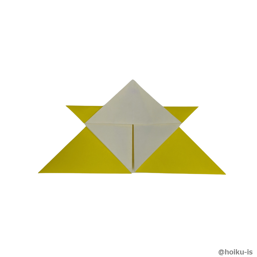 一番上の辺を折り上げる