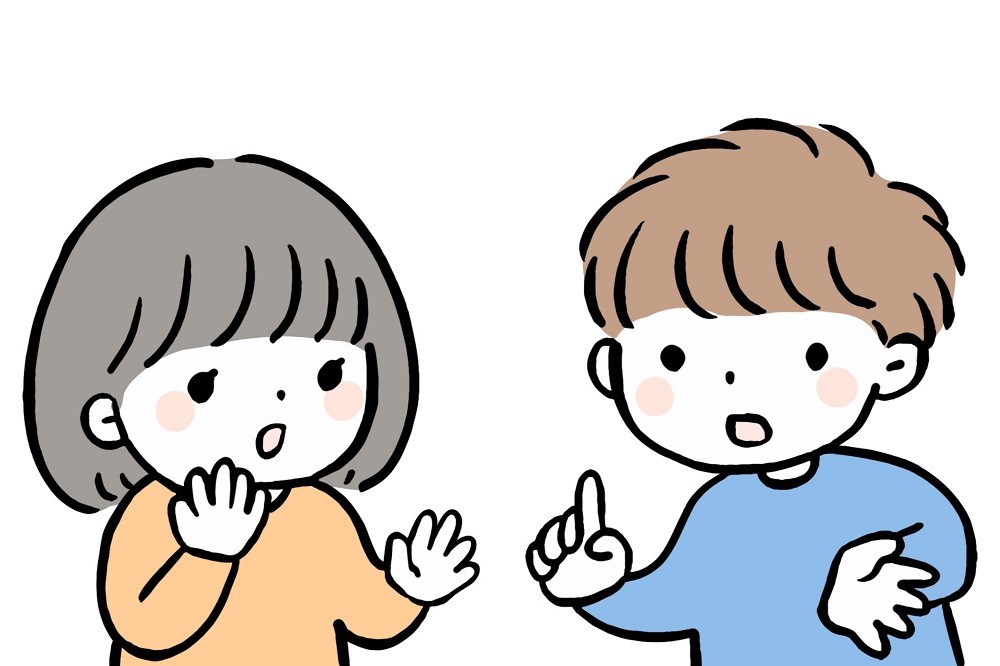 話し合いをしている男の子と女の子