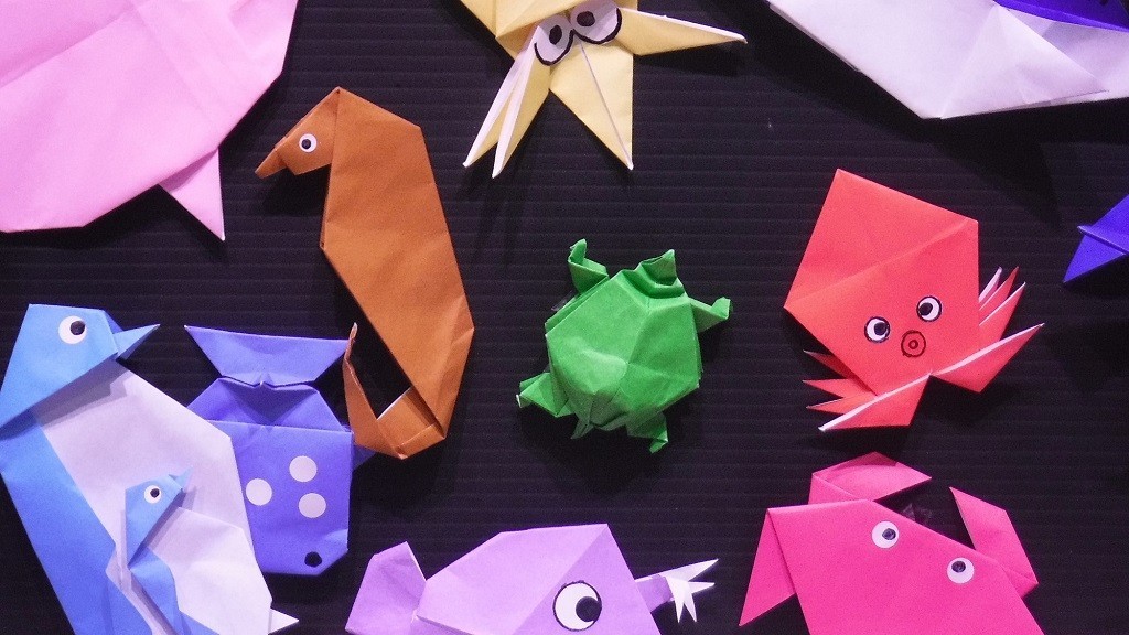 折り紙で作った海の生き物たち