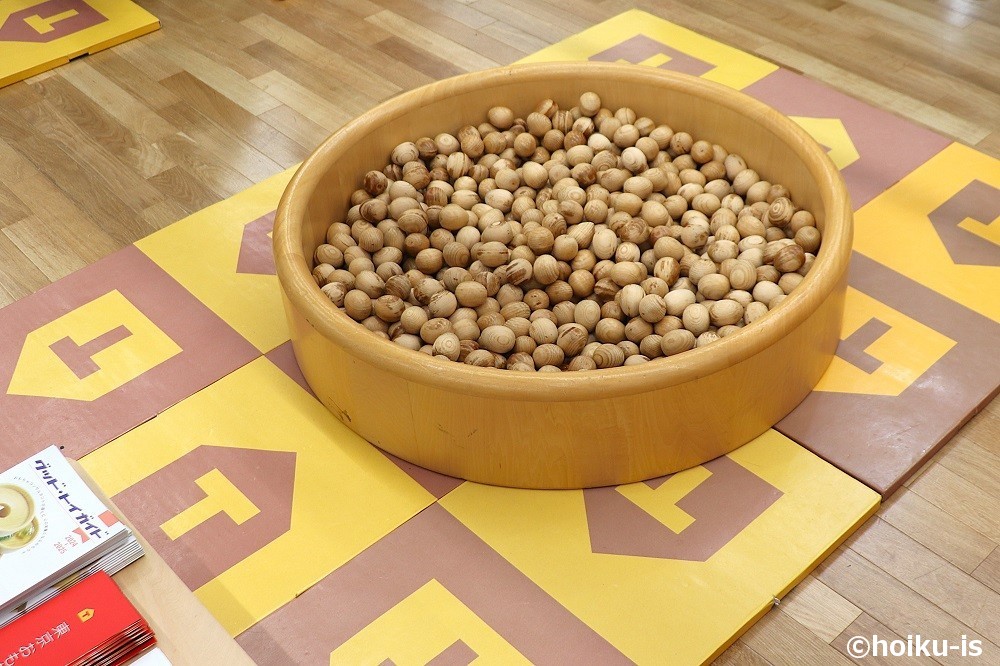 東京おもちゃ美術館に展示されていた木のボールプール