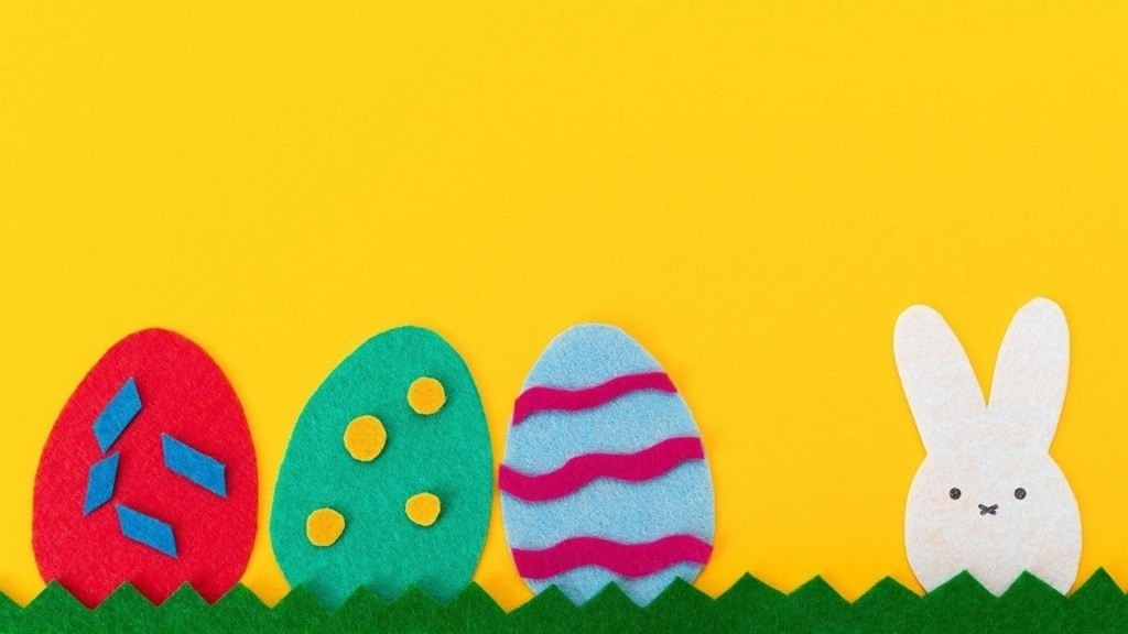 フェルトで製作したイースターエッグとイースターバニー
