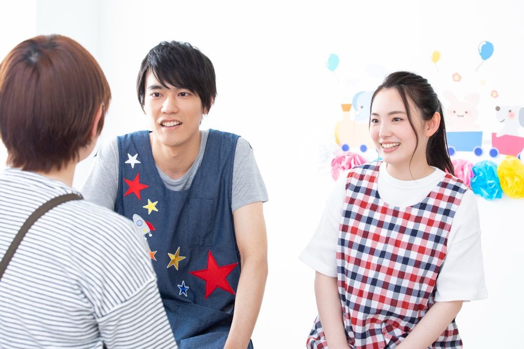 担任と一緒に保護者に伝える主任