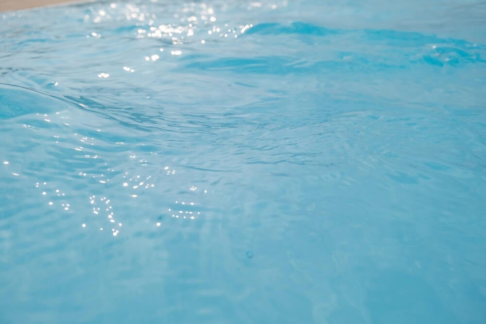 プールの水面