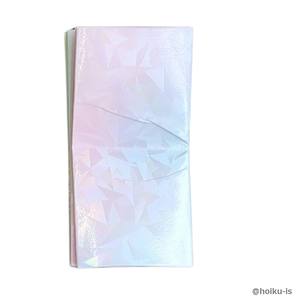 上下に折り、折り筋を付けます