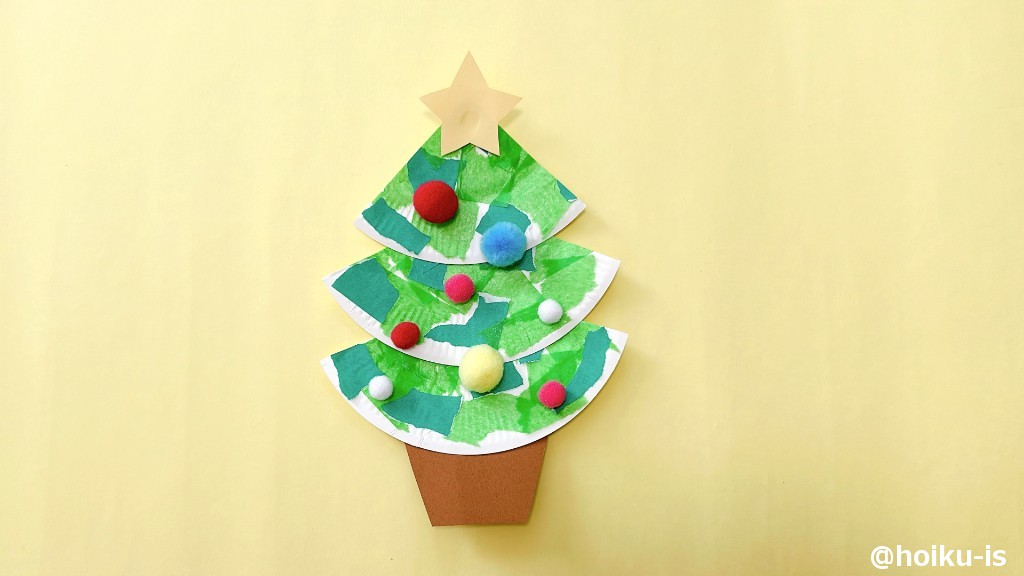 ６、ポンポンをボンドで貼って、できあがり