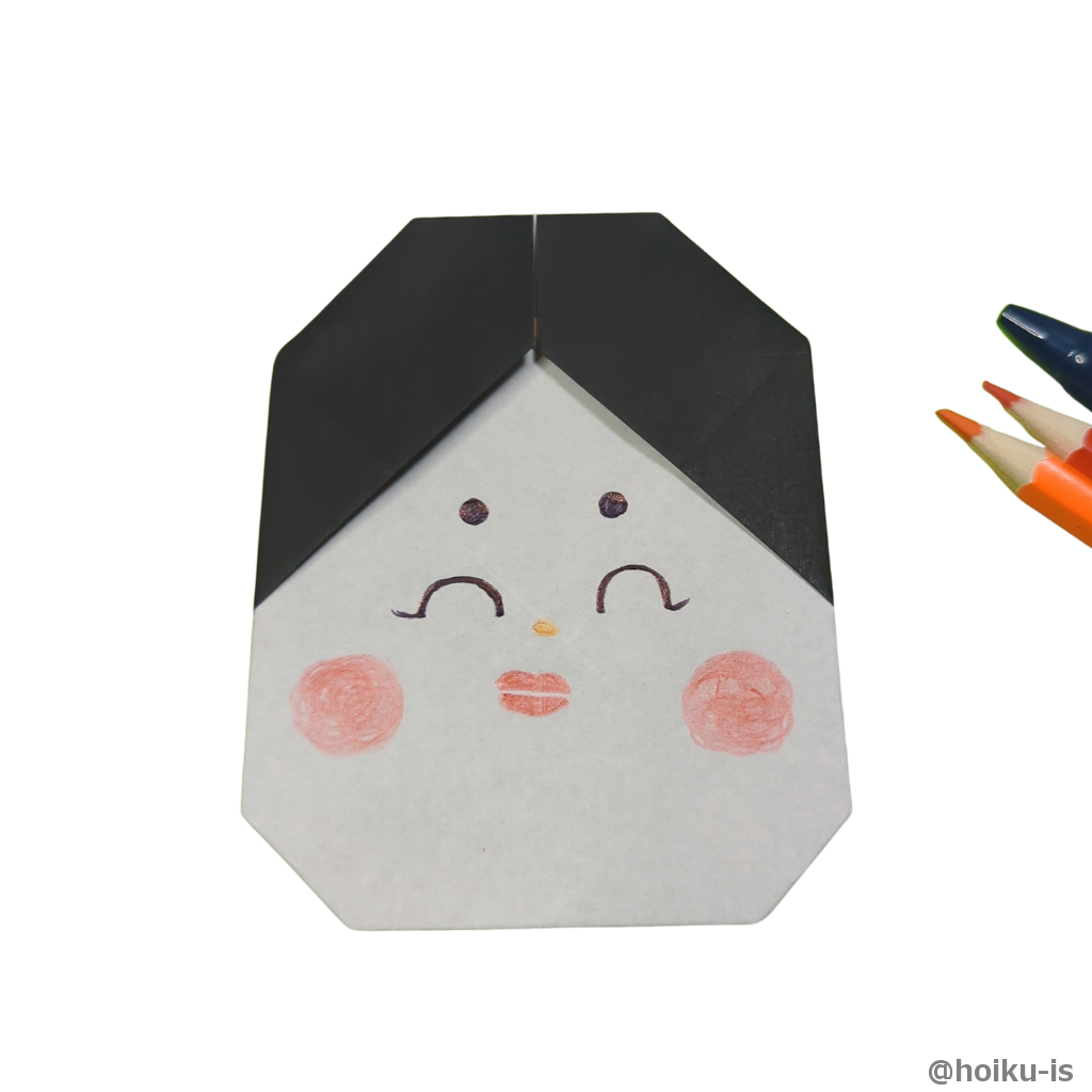 裏返して顔を描いたらおたふくの出来上がり
