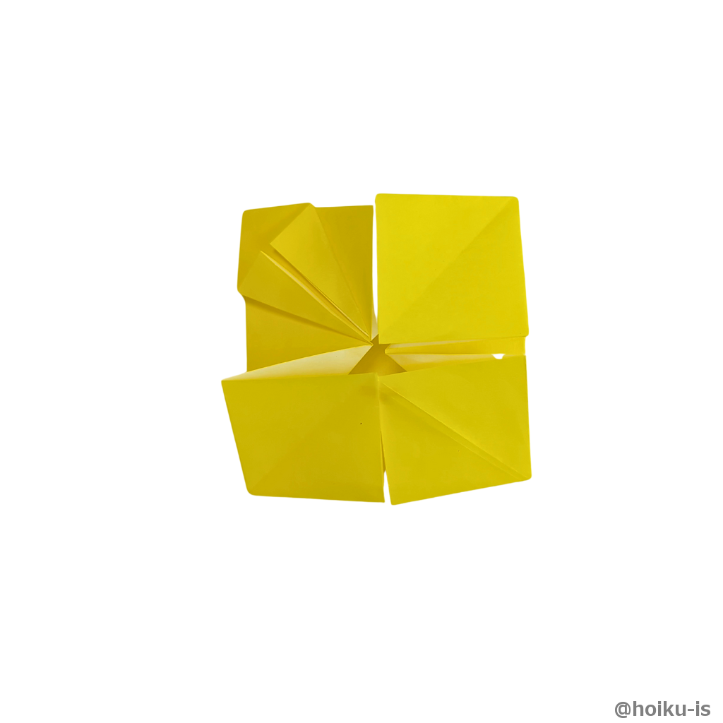 袋折りしてできた部分に折り筋をつける