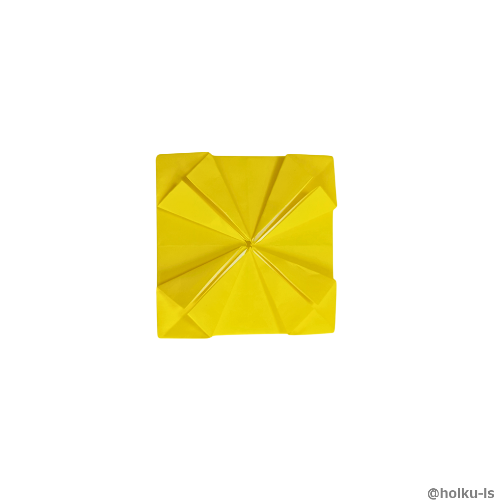 4つ全てに折り筋をつける