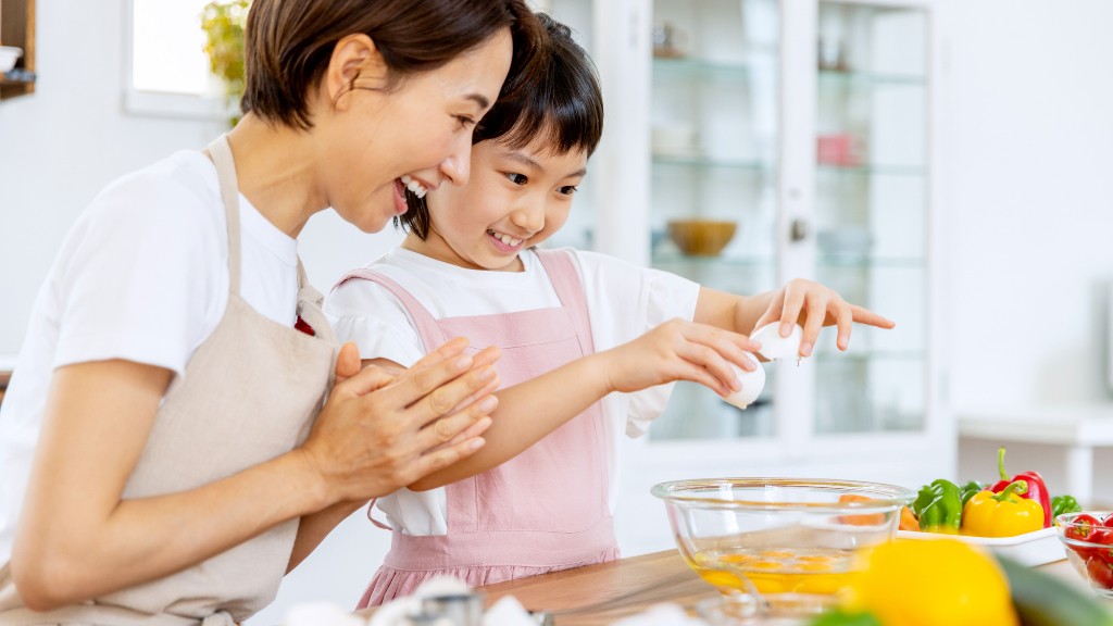 料理をする親子