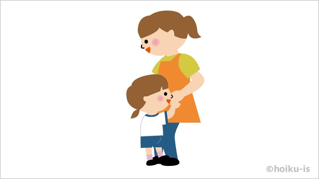 親子ペンギン競争をする保育者と子ども