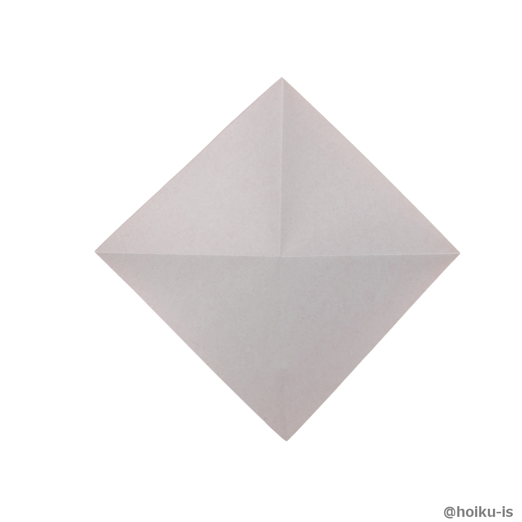 対角線に折り筋をつける