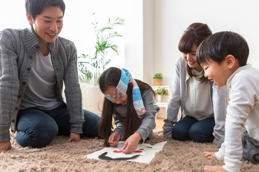 プリントするだけ オリジナル 福笑い で保育園のお正月遊びを楽しもう ダウンロードあり 保育士 幼稚園教諭のための情報メディア ほいくis ほいくいず