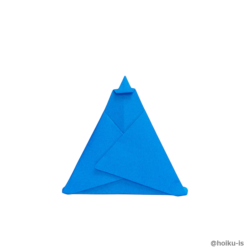 上の段を段折りに、下の辺は後ろに折ります