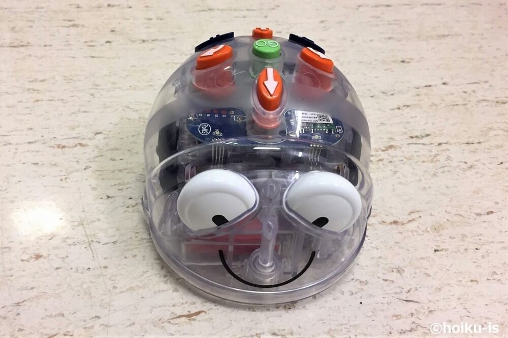 おもちゃのロボット