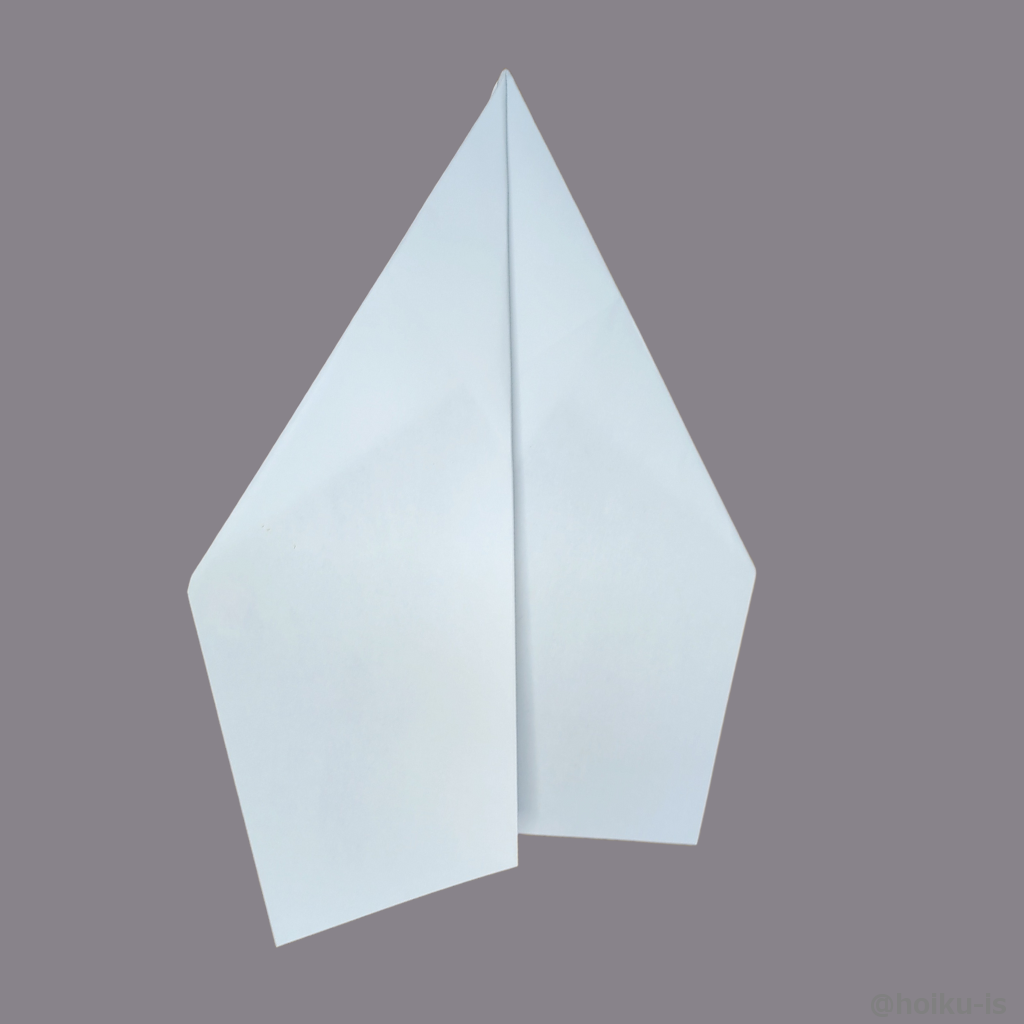 翼の分を折って持ち手を作ります