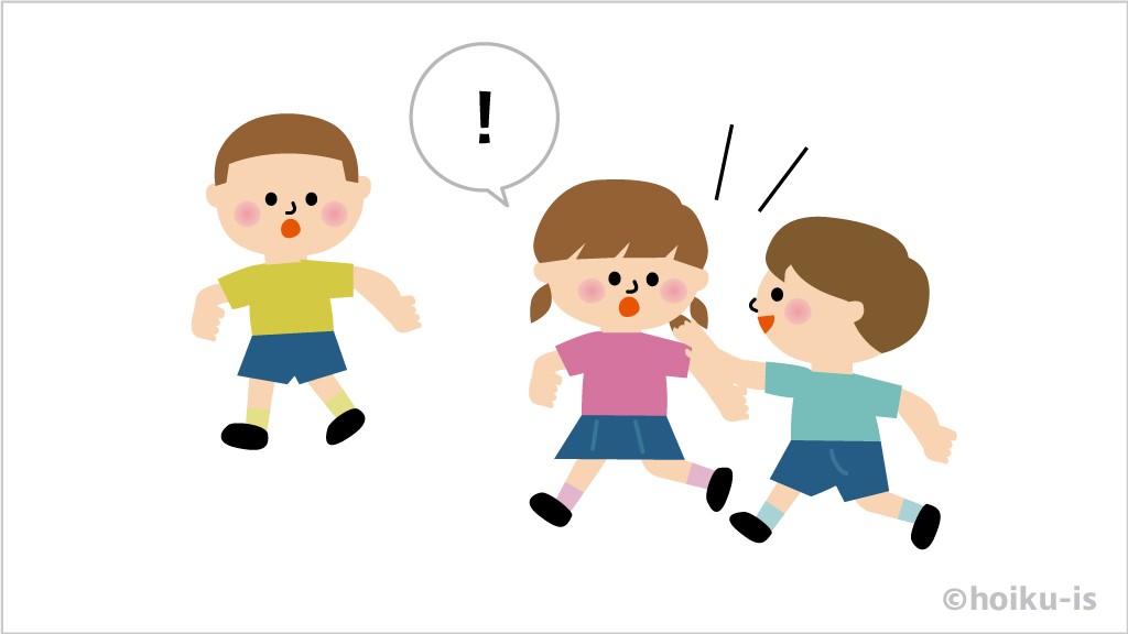 オニがお友だちにタッチしているところ