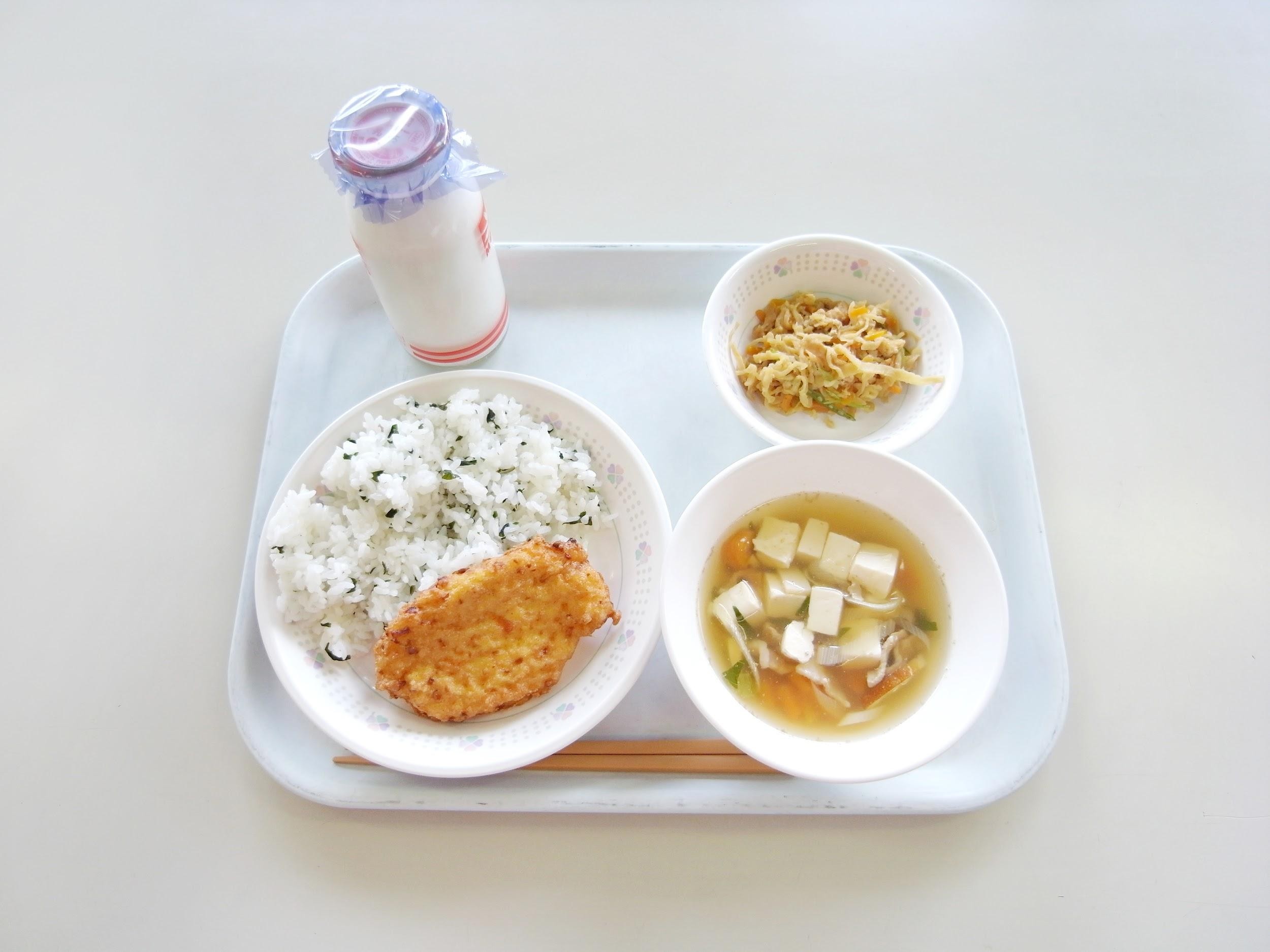 給食の写真