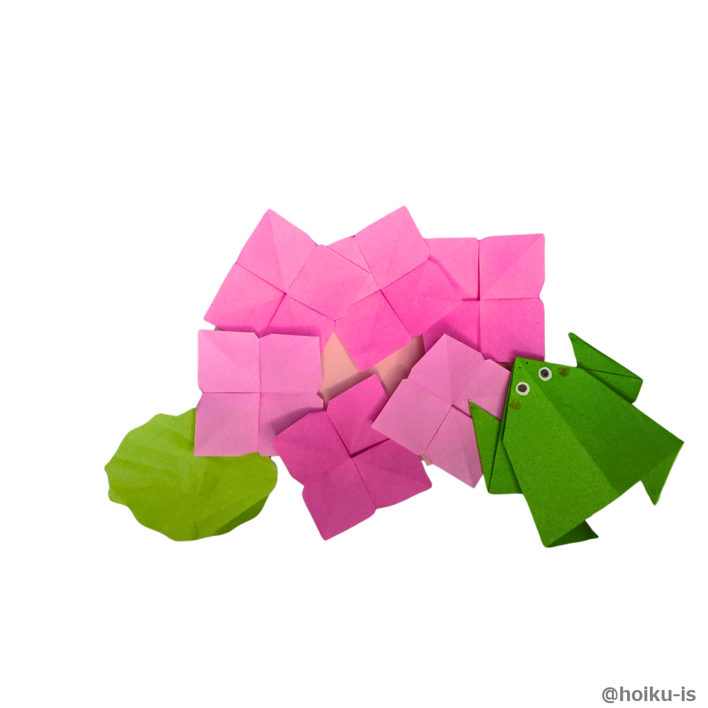 梅雨の時期に合わせて葉っぱをつけたり、カエルをつけてみるとよりらしくなります