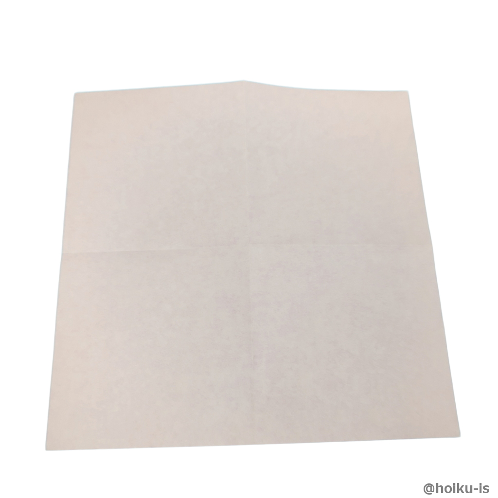 十字になるように折り筋を付けます